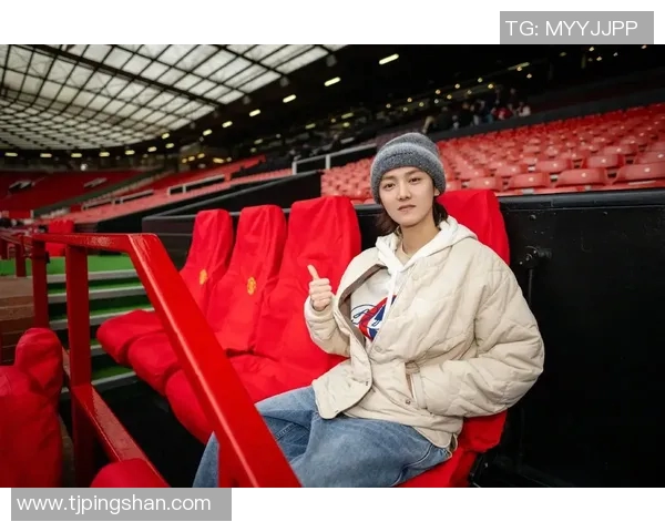 鹿晗热衷足球明星视频引发粉丝热议展现运动魅力与偶像情怀